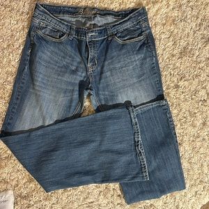 Premium bootcut jeans. Size 15/16